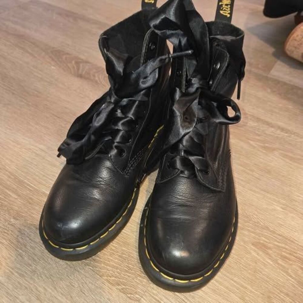 Dr. Martens 1460 Pascal Boots sz 7